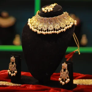 Posh Necklace Set With Pearl